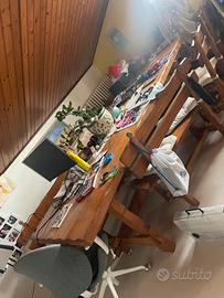 Tavolo in legno da 14 posti rustico sedie e panche