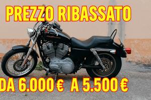 HD Sportster 883 XL Custom del 2004 (carburatore)