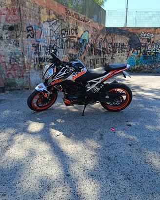 Duke 125 