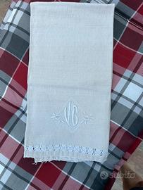 Asciugamano vintage con pizzo e monogramma 88 x 65
