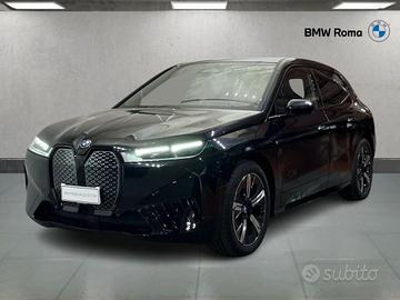BMW iX xdrive40 pacchetto sportivo