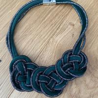 Collana in tessuto