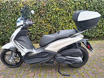 Piaggio Beverly 350 Sport Tourer