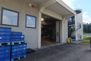 CAPANNONE 11700 CON AMPIO PIAZZALE