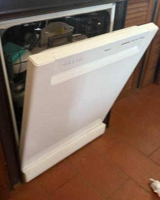 Lavapiatti whirlpool