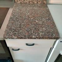 Mobile base con piano in marmo