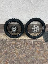 Coppia di cerchi gommati execel takasago ktm