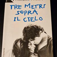 Libro romanzo "Tre metri sopra il cielo"
