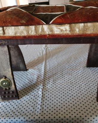 Sgabello originale cammello