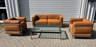 MDF ITALIA 2poltrone LC2 pelle martellata Cognac