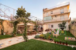 Appartamento Con Giardino e Negozio/Garage