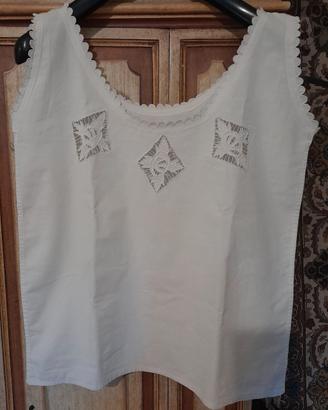 sottogiacca ricamata a mano