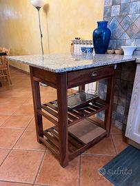 Mobile cucina in legno massello con piano in grani