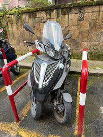Piaggio MP3 cilindrata 300cc