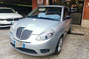 Lancia Ypsilon 1.3 MJT 75 CV Unyca