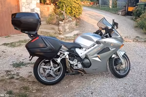 Honda VFR V-TECH 800 anno 2004