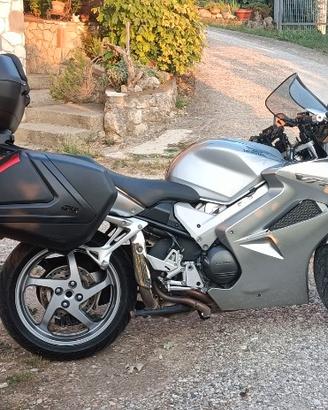 Honda VFR V-TECH 800 anno 2004