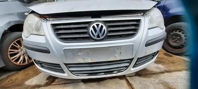 VOLKSWAGEN POLO 2005 - PARAURTI ANTERIORE