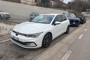 VOLKSWAGEN GOLF VIII 1,5 TGI 130 CV LIFE DSG MY21 