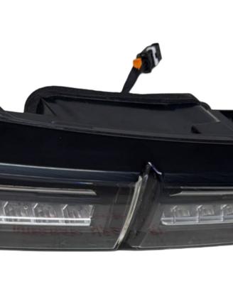 STOP POSTERIORE DESTRO A LED INTEGRATO NEL PORTELL