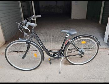 Bici Decathlon Weg da 28" con cambio 6 marce