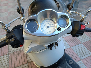 Aprilia scarabeo 250 ie