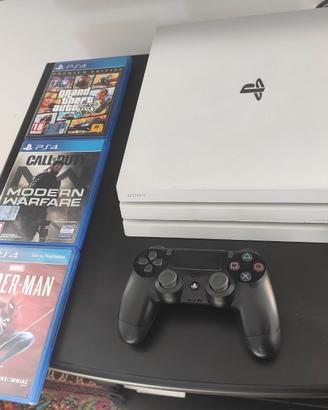PS4 PRO Bianca 1 TB (completa)