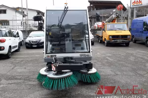 UNIECO COSTRUZIONI MECCANICHE SPAZZATRICE UN U8682
