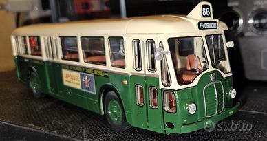 Modellini in scala 1/43 "Autobus dal mondo"