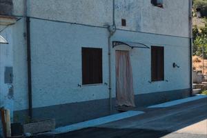 Lungo Valle trilocale da ristrutturare ideale B&B