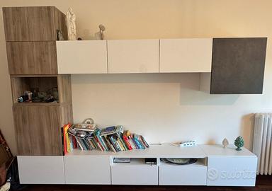 Mobile TV IKEA con dispensa bianco, nero e legno