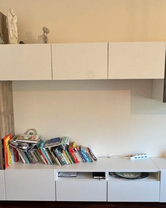 Mobile TV IKEA con dispensa bianco, nero e legno