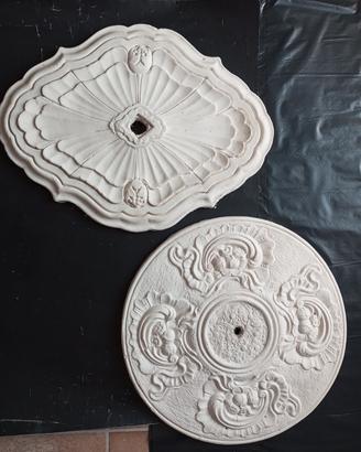 Due rosoni in gesso