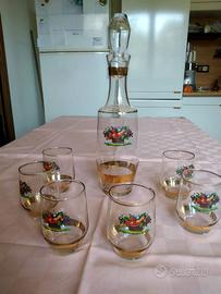 Servizio bicchieri e bottiglia vintage