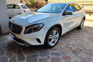 Mercedes GLA 180d  mod. Sport cambio Automatico