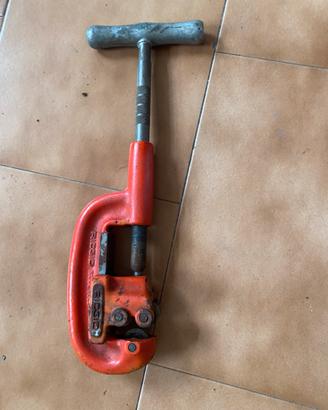 Tagliatubi manuale  per tubi “Ridgid”