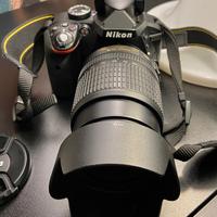 Nikon  D3300 con obbiettivo Nikon AF-S DX 18-105mm