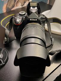 Nikon  D3300 con obbiettivo Nikon AF-S DX 18-105mm