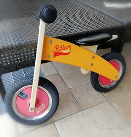 bicicletta in legno senza padali 