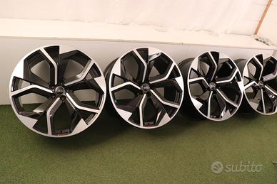 Cerchi in lega  Audi RS Q8 23 ORIGINAL 4M8601025AH