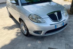 Lancia Y