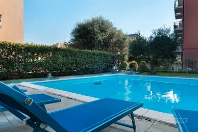 Trilocale piscina giardino posto auto