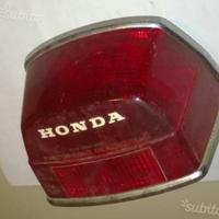 FANALE POSTERIORE + RICAMBI HONDA CB 650 DEL 1981