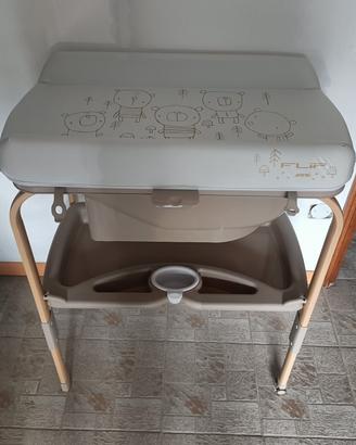 Fasciatoio con vaschetta bagno integrata