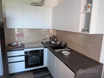 Cucina moderna Marca  Arredo3+ elettrodomestici