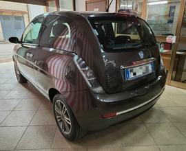 Lancia Ypsilon 1.3 MJT 75 CV Platino