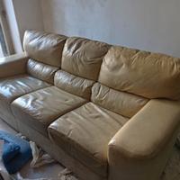 divano in ecopelle beige panna