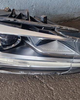 Faro dx rotto Audi Q2 full led
