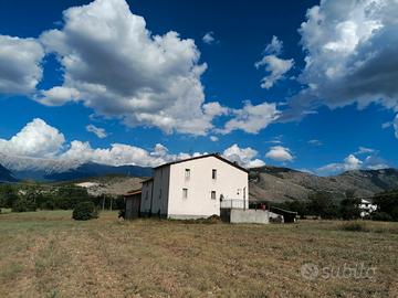 Casa di campagna a Sulmona - Via Albanese