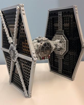 LEGO Star Wars 75211 - Imperial TIE Fighter
